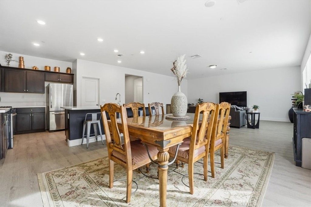 Photo of 14219 Fir St, Oak Hills, CA 92344 (MLS # IV26030804)