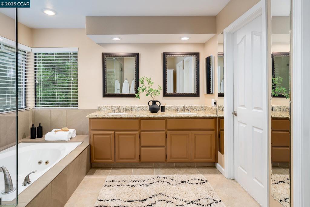 BLACKHAWK COUNTRY CLUB - Residential