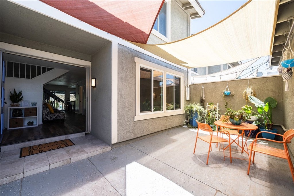 232 Aqueduct Dr
