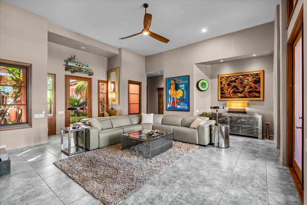 Vista Paseo - Residential