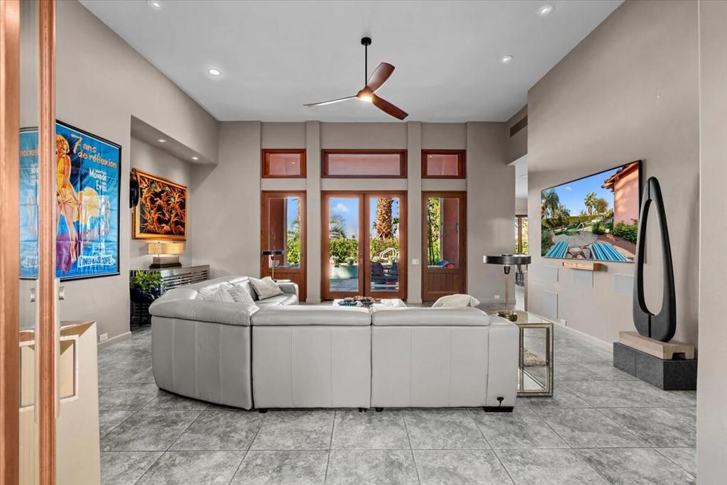 Vista Paseo - Residential