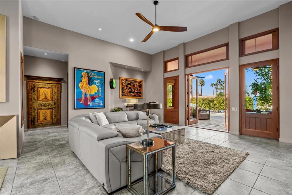 Vista Paseo - Residential