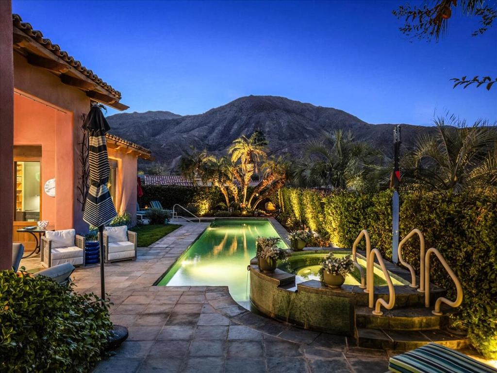 Vista Paseo - Residential