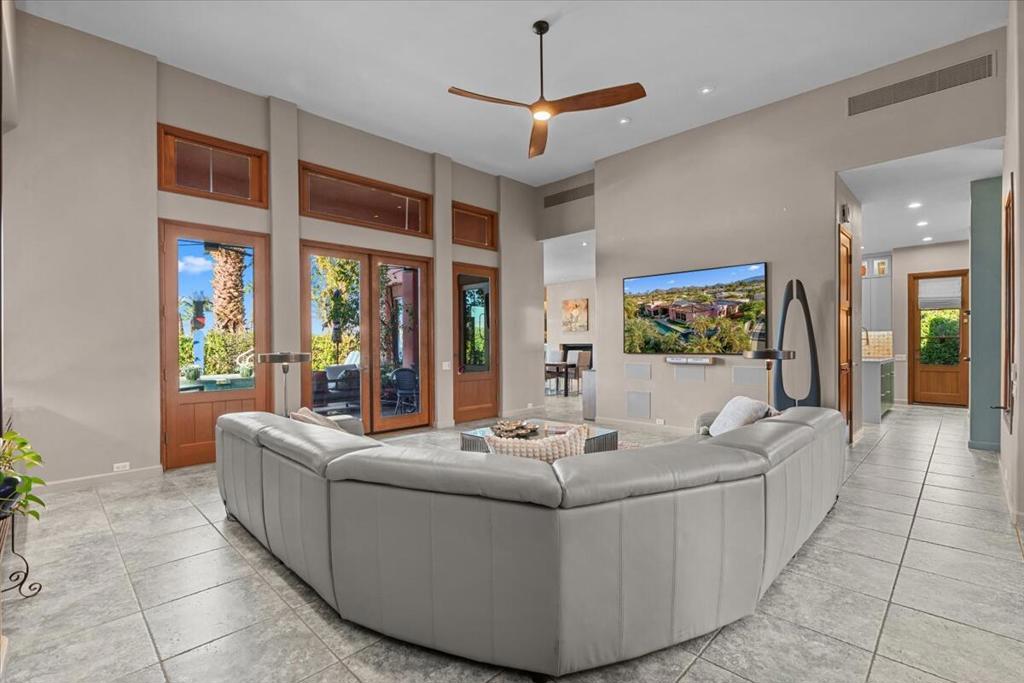 Vista Paseo - Residential