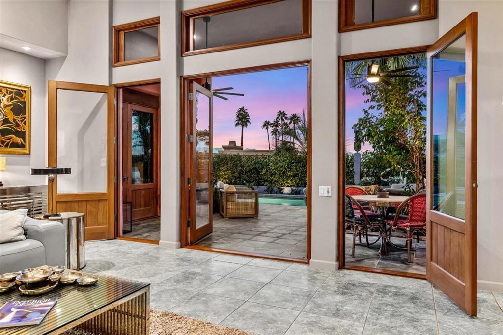 Vista Paseo - Residential