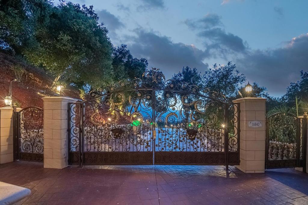 16840 Cypress Way