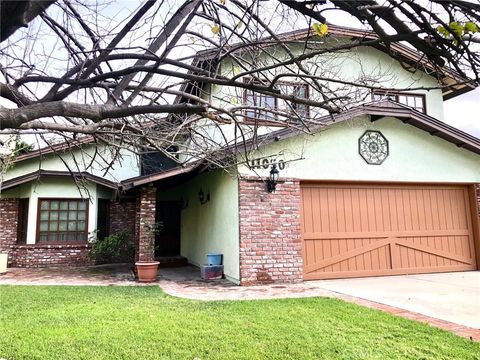 Photo of 11050 Lindley Avenue, Granada Hills, CA 91344 (MLS # SR26036120)