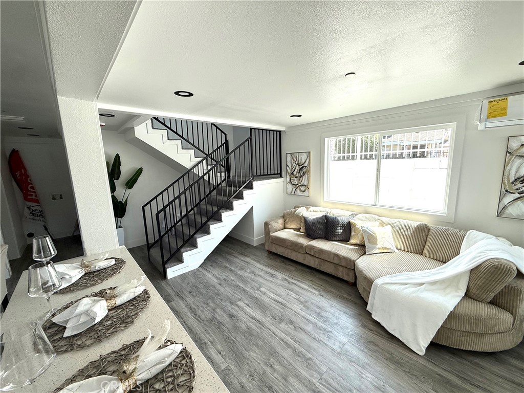 1677 E Imperial