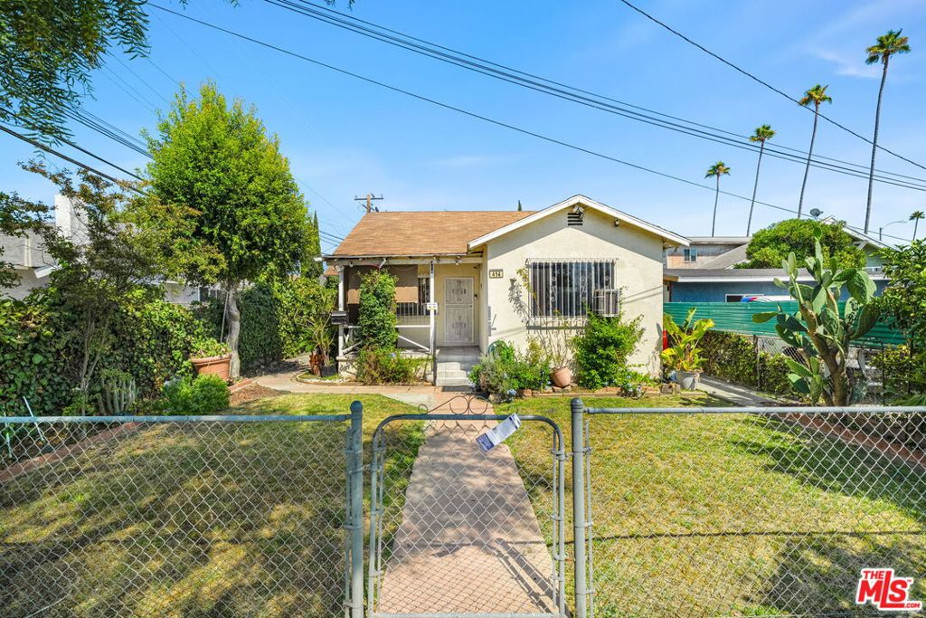 Rare opportunity to purchase a fully vacant duplex in a prime location. Front unit is a 2-bedroom, 1-bath home; rear unit is 1 bedroom 1 bath plus a separate storage shed for additional utility. With no existing leases, you can place your own tenants and set market rents right away. Ideal for both long-term hold or value-add strategies. Delivered 100% vacant and ready for its next chapter. Excellent location with nearby amenities and quick freeway access.