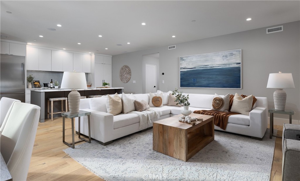 502 W Balboa Boulevard