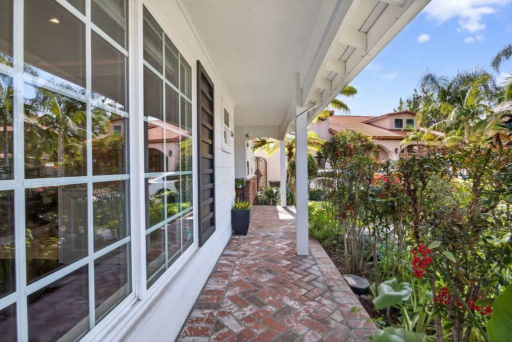 2244 E Pepper Hill Drive