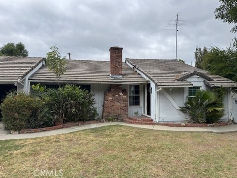 Photo of 5473 Penfield AVE, Woodland Hills, CA 91364 (MLS # SR26115928)