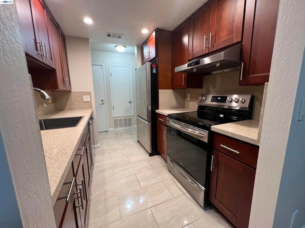 4176 San Pablo Dam Rd B