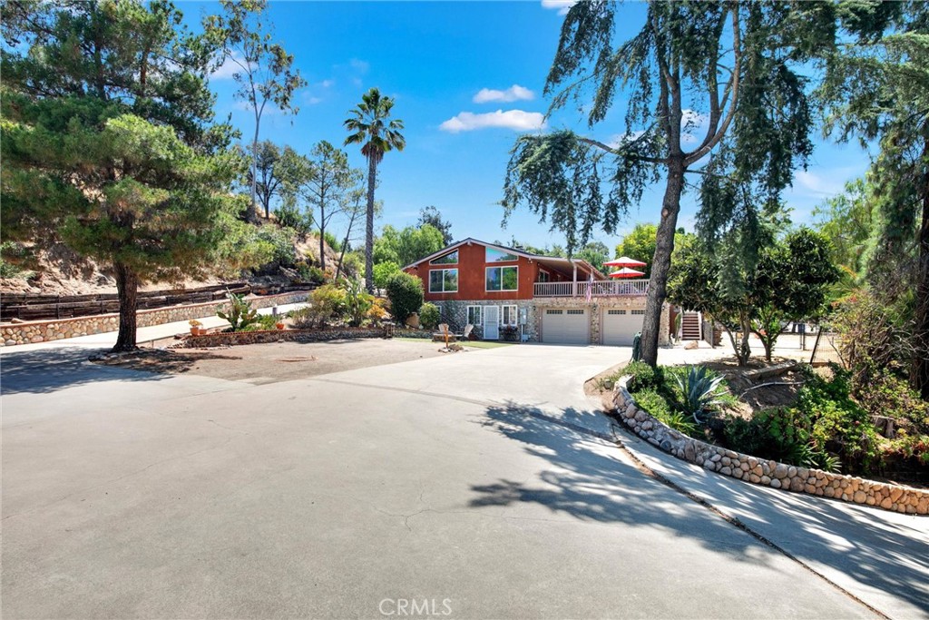 1026 Arnold Way