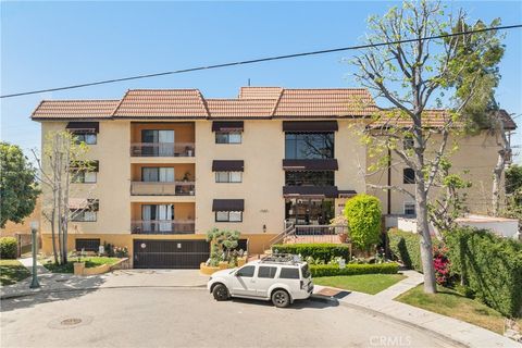 Photo of 645 Balboa Ave, Glendale, CA 91206 (MLS # SR26068656)