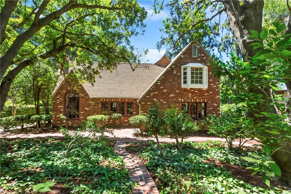 La Canada Flintridge, California 91011, United States, 4 Bedrooms Bedrooms, ,3 BathroomsBathrooms,Residential,Active,186289