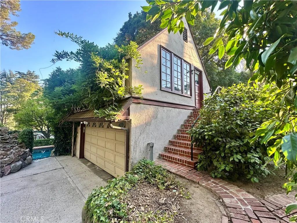 La Canada Flintridge, California 91011, United States, 4 Bedrooms Bedrooms, ,3 BathroomsBathrooms,Residential,Active,186289