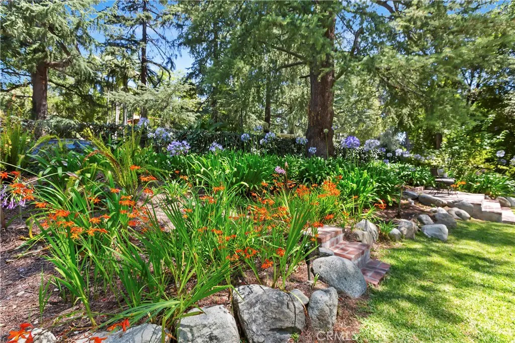 La Canada Flintridge, California 91011, United States, 4 Bedrooms Bedrooms, ,3 BathroomsBathrooms,Residential,Active,186289