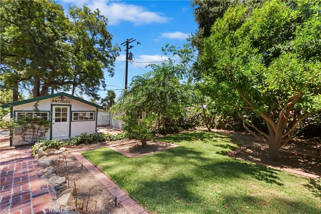 La Canada Flintridge, California 91011, United States, 4 Bedrooms Bedrooms, ,3 BathroomsBathrooms,Residential,Active,186289