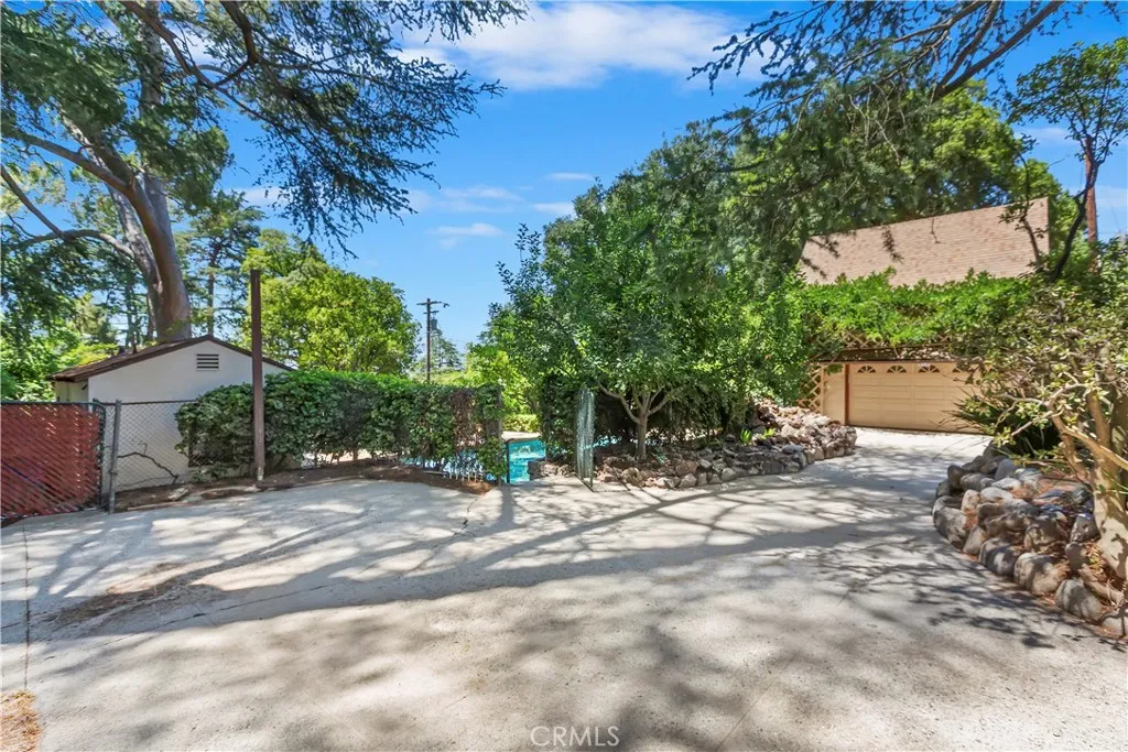 La Canada Flintridge, California 91011, United States, 4 Bedrooms Bedrooms, ,3 BathroomsBathrooms,Residential,Active,186289