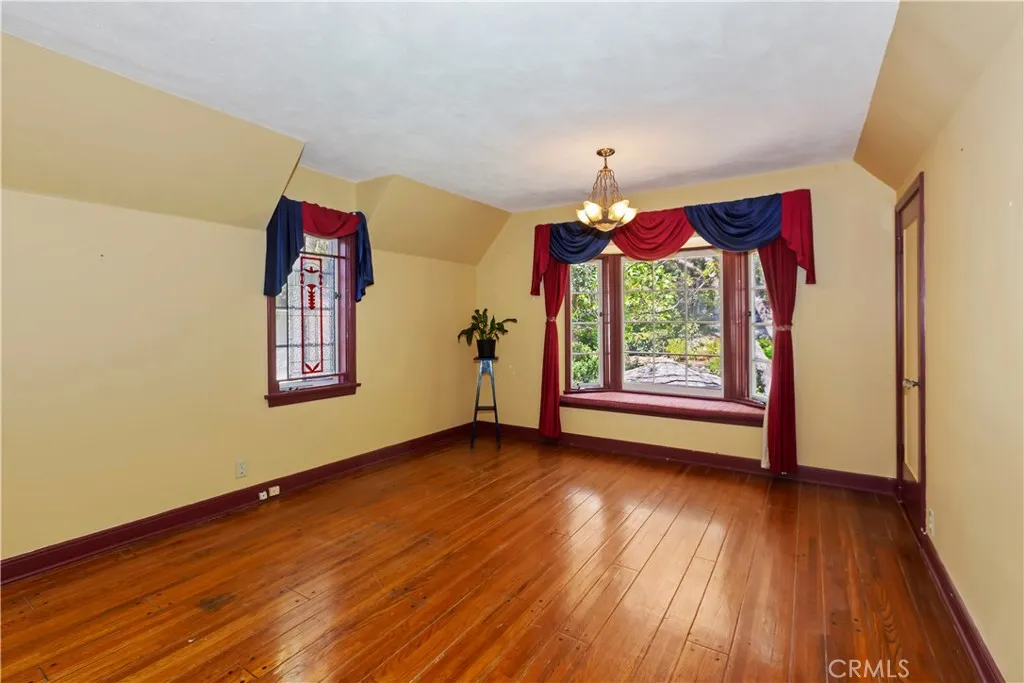 La Canada Flintridge, California 91011, United States, 4 Bedrooms Bedrooms, ,3 BathroomsBathrooms,Residential,Active,186289