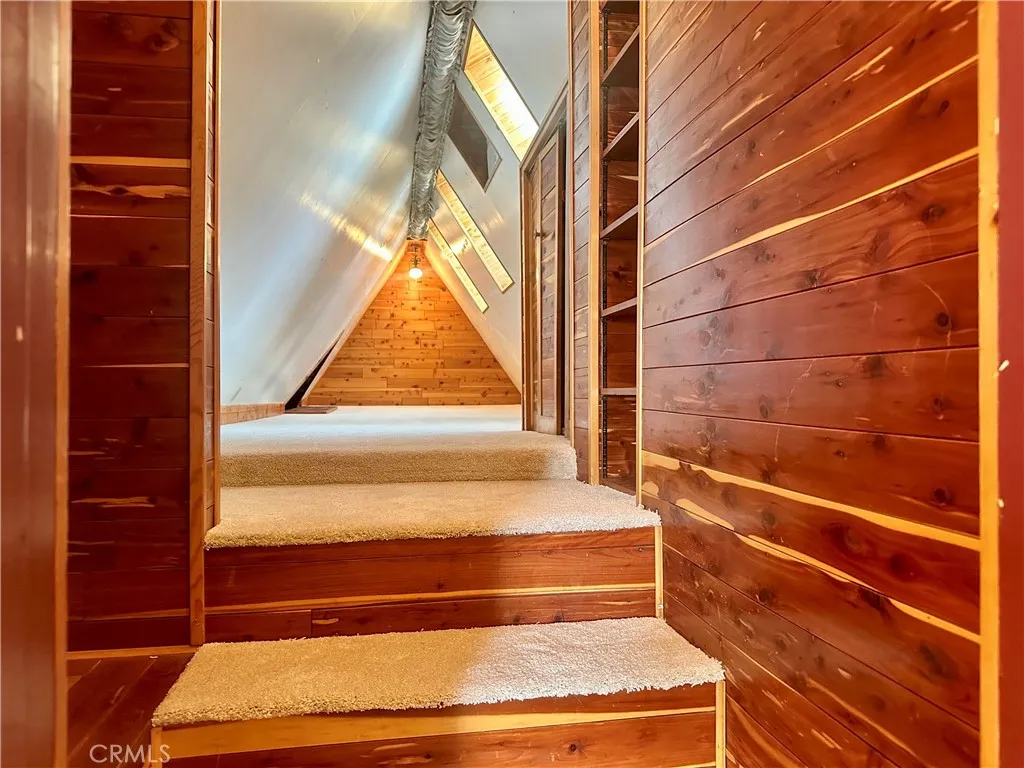 La Canada Flintridge, California 91011, United States, 4 Bedrooms Bedrooms, ,3 BathroomsBathrooms,Residential,Active,186289