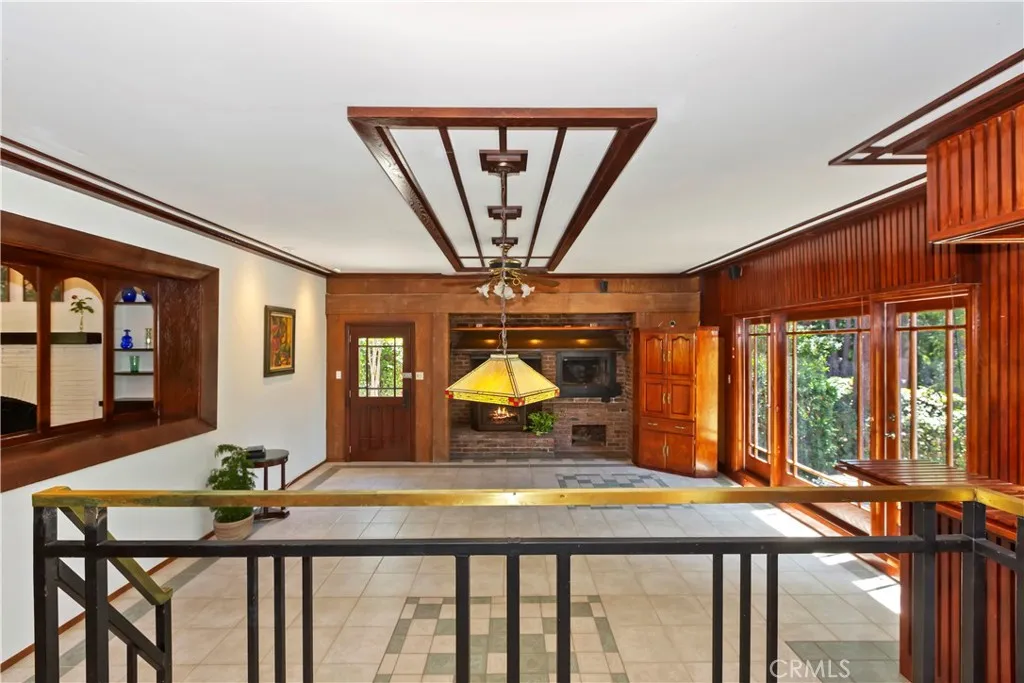 La Canada Flintridge, California 91011, United States, 4 Bedrooms Bedrooms, ,3 BathroomsBathrooms,Residential,Active,186289