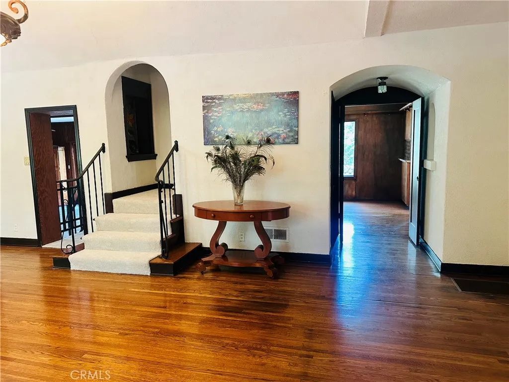 La Canada Flintridge, California 91011, United States, 4 Bedrooms Bedrooms, ,3 BathroomsBathrooms,Residential,Active,186289