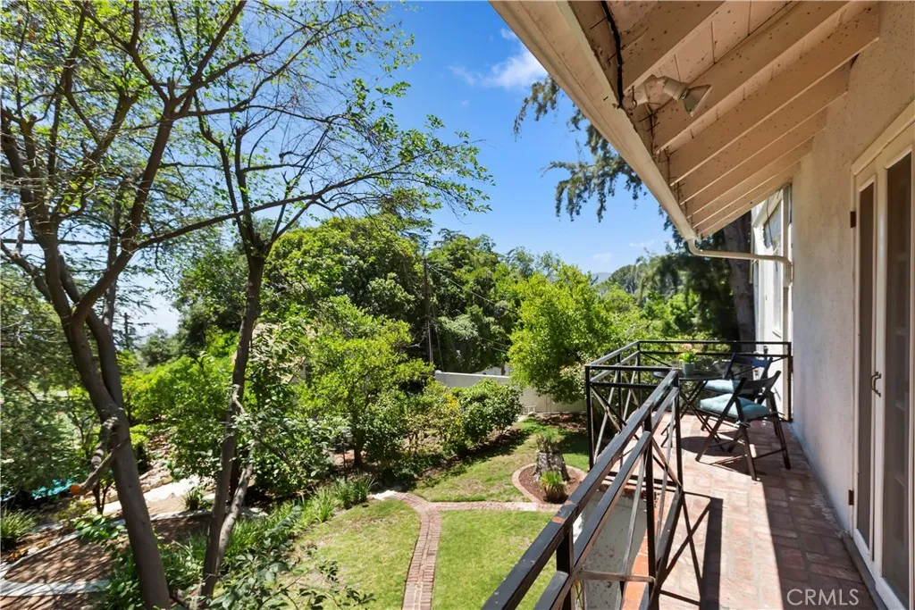 La Canada Flintridge, California 91011, United States, 4 Bedrooms Bedrooms, ,3 BathroomsBathrooms,Residential,Active,186289