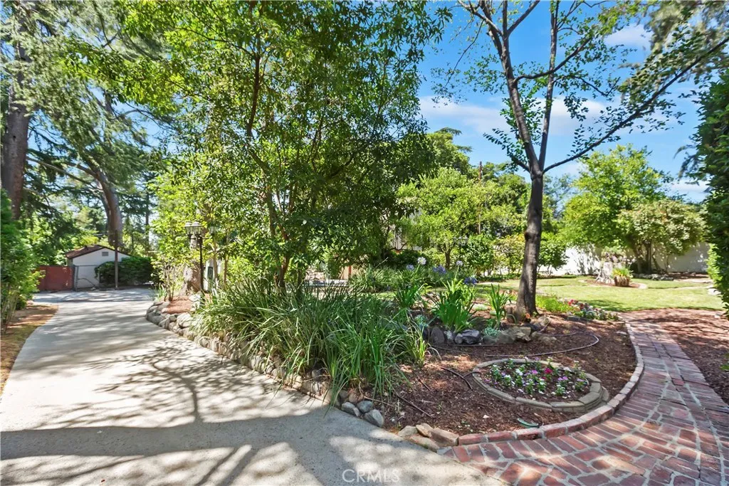 La Canada Flintridge, California 91011, United States, 4 Bedrooms Bedrooms, ,3 BathroomsBathrooms,Residential,Active,186289