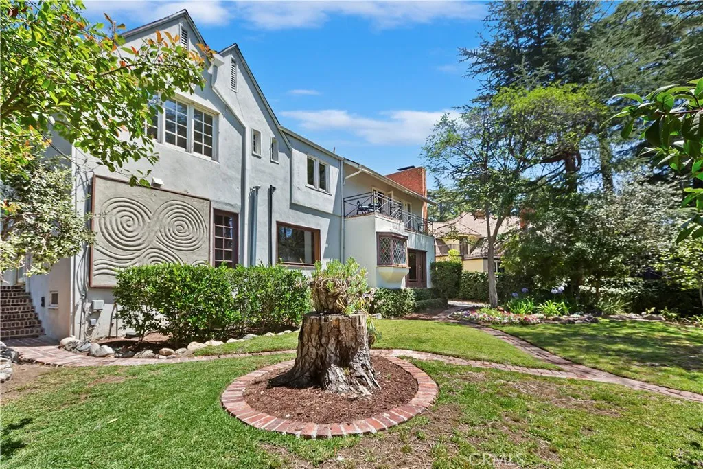 La Canada Flintridge, California 91011, United States, 4 Bedrooms Bedrooms, ,3 BathroomsBathrooms,Residential,Active,186289