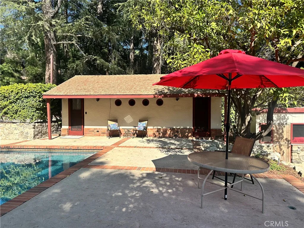 La Canada Flintridge, California 91011, United States, 4 Bedrooms Bedrooms, ,3 BathroomsBathrooms,Residential,Active,186289