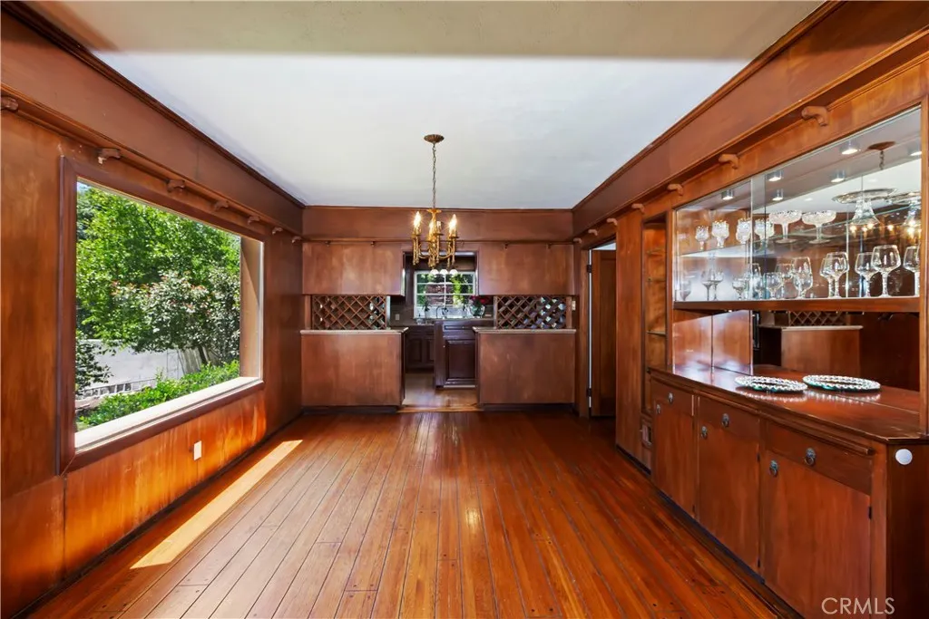 La Canada Flintridge, California 91011, United States, 4 Bedrooms Bedrooms, ,3 BathroomsBathrooms,Residential,Active,186289