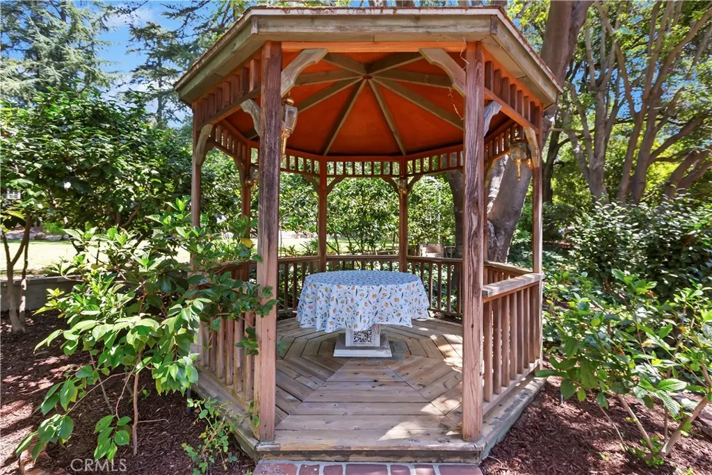 La Canada Flintridge, California 91011, United States, 4 Bedrooms Bedrooms, ,3 BathroomsBathrooms,Residential,Active,186289