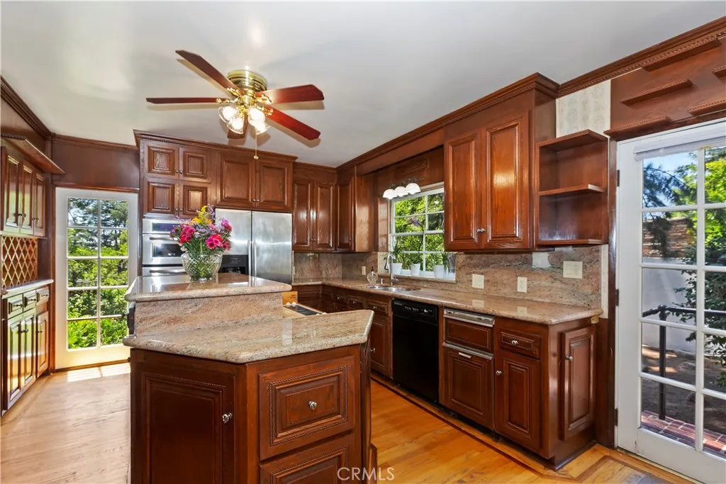 La Canada Flintridge, California 91011, United States, 4 Bedrooms Bedrooms, ,3 BathroomsBathrooms,Residential,Active,186289