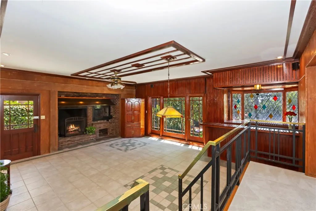 La Canada Flintridge, California 91011, United States, 4 Bedrooms Bedrooms, ,3 BathroomsBathrooms,Residential,Active,186289