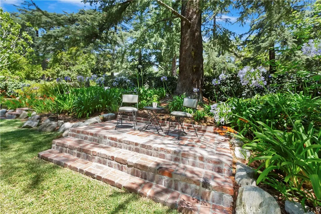 La Canada Flintridge, California 91011, United States, 4 Bedrooms Bedrooms, ,3 BathroomsBathrooms,Residential,Active,186289