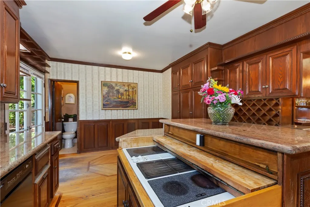 La Canada Flintridge, California 91011, United States, 4 Bedrooms Bedrooms, ,3 BathroomsBathrooms,Residential,Active,186289