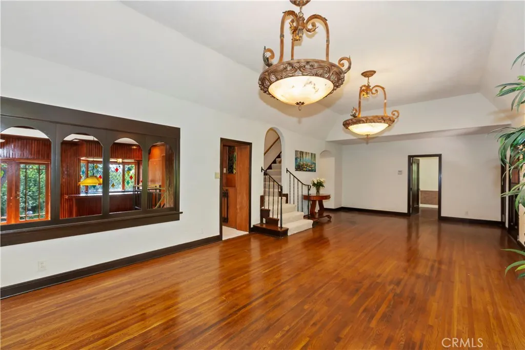 La Canada Flintridge, California 91011, United States, 4 Bedrooms Bedrooms, ,3 BathroomsBathrooms,Residential,Active,186289