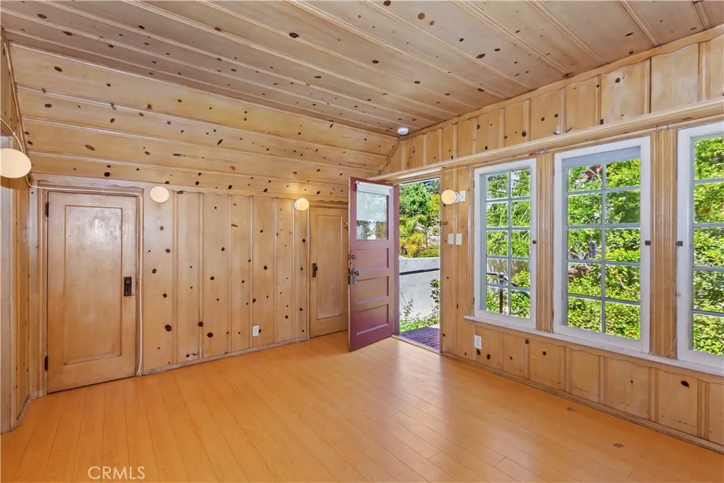 La Canada Flintridge, California 91011, United States, 4 Bedrooms Bedrooms, ,3 BathroomsBathrooms,Residential,Active,186289