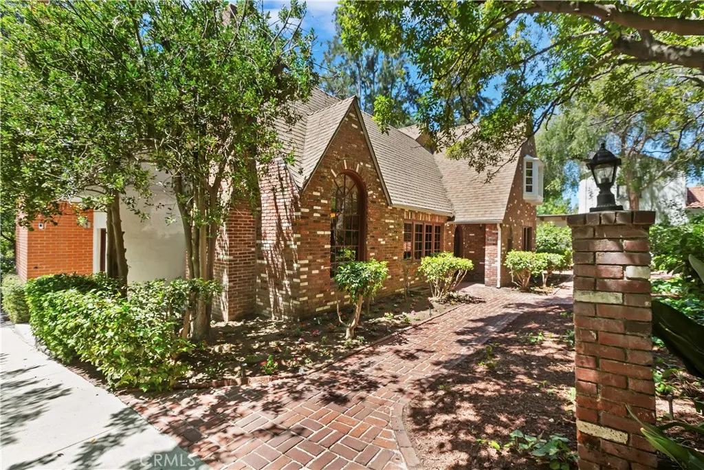 La Canada Flintridge, California 91011, United States, 4 Bedrooms Bedrooms, ,3 BathroomsBathrooms,Residential,Active,186289