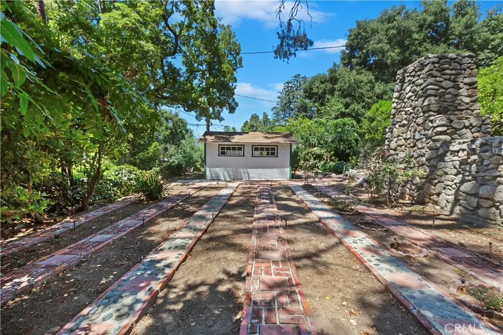 La Canada Flintridge, California 91011, United States, 4 Bedrooms Bedrooms, ,3 BathroomsBathrooms,Residential,Active,186289