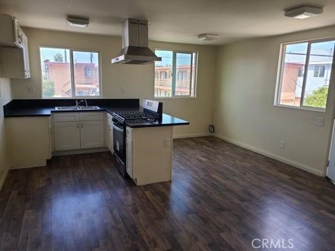 944 W 74th Los Angeles CA 90044