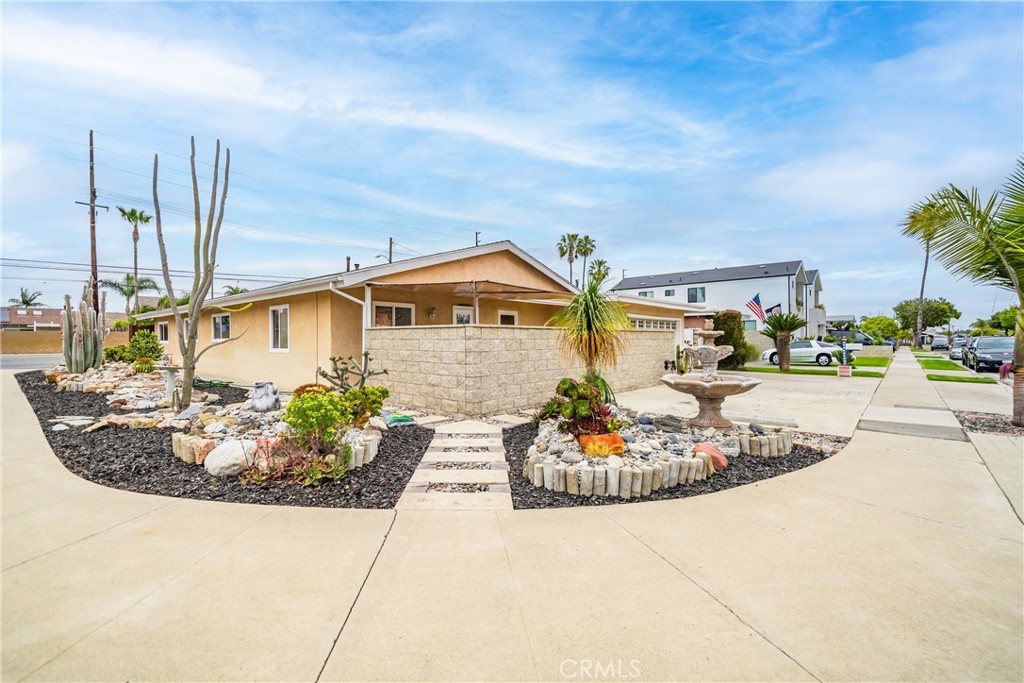 9611 Albacore Dr