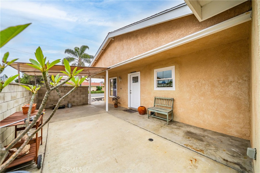 9611 Albacore Dr