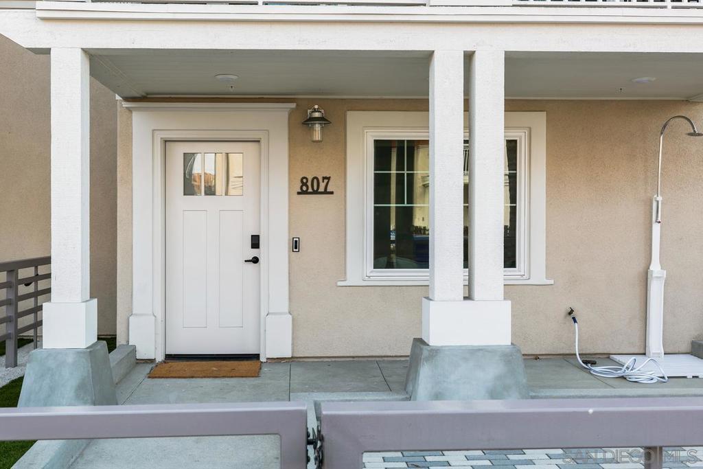 807 Santa Barbara Pl