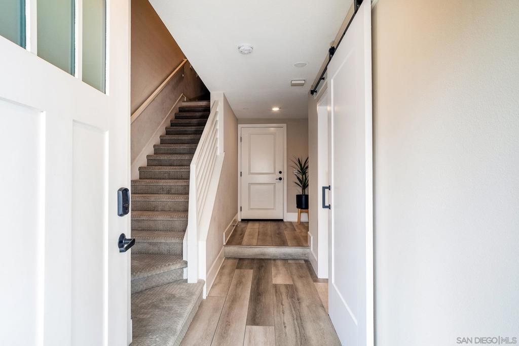 807 Santa Barbara Pl