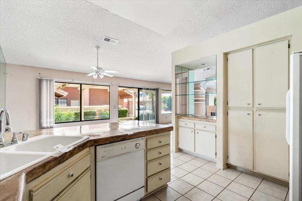 Oasis Country Club - Residential