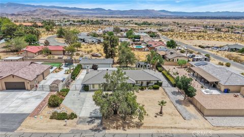 Photo of 23333 Taos RD, Apple Valley, CA 92307 (MLS # HD26152526)