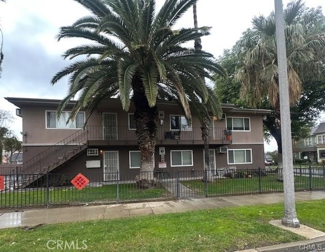 Historic Downtown area of Riverside...Clean, Clean, Clean...Move In Special, come see this 2 bedroom 2 bathroom upgraded home, AC, tile flooring, new carpet and paint. Unit has an outside shared laundry facility at no cost to the tenants.